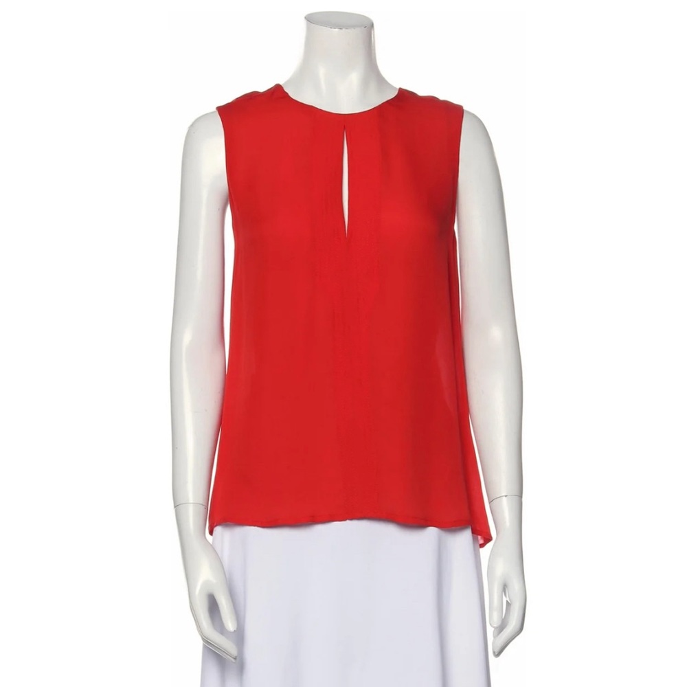 A.L.C. Silk Blouse
Red
Sleeveless with Crew Neck
Button Closure at Back